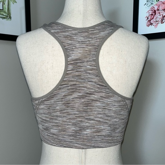 🧘🏼♀️ Avia Lightweight Sports Bra - Picture 4 of 7